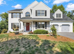 8 Silver Dr, Elizabethtown, PA 17022