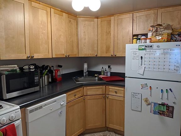 4th image of 320 E 65th St APT 120