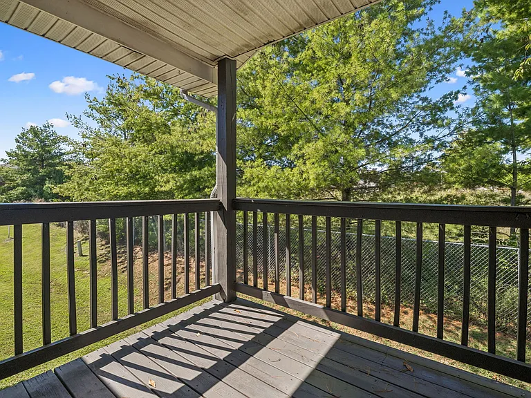 Three Bedroom - 3 Bed / 2 Bath - 1,270 Sq.Ft.