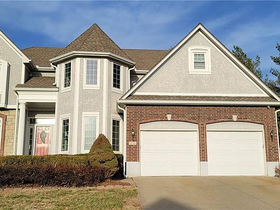 2nd image of 205 SE Windsboro Ct