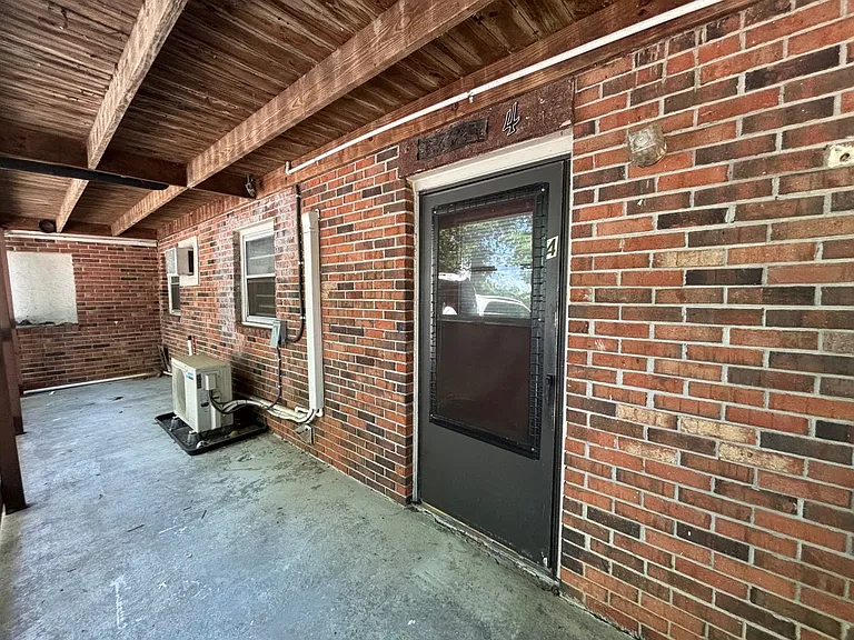 150 Joe Hale Dr — Photo 1