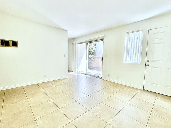 3rd image of 242 Chinquapin Ave APT A