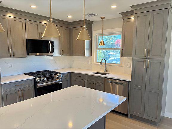 3rd image of 1512 Franklin St #2