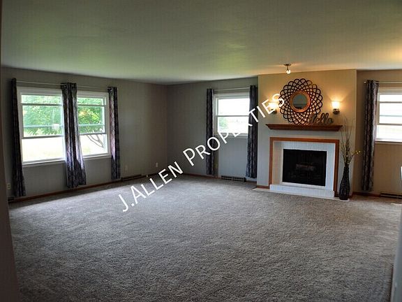 2nd image of 2219 Sunset Ave