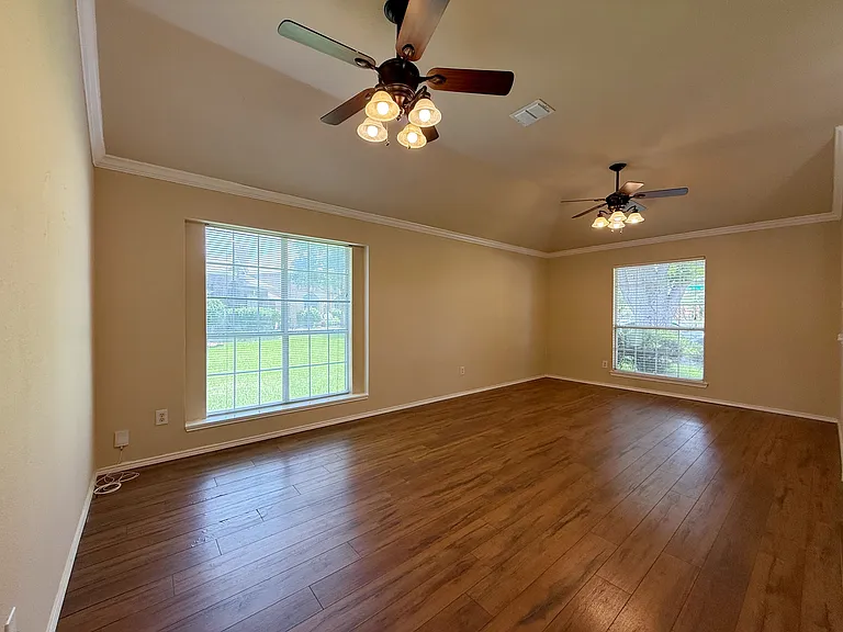 6000 Arlington Dr — Photo 7