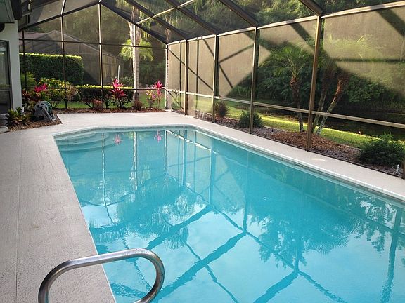 3rd image of 482 Waterford Cir E