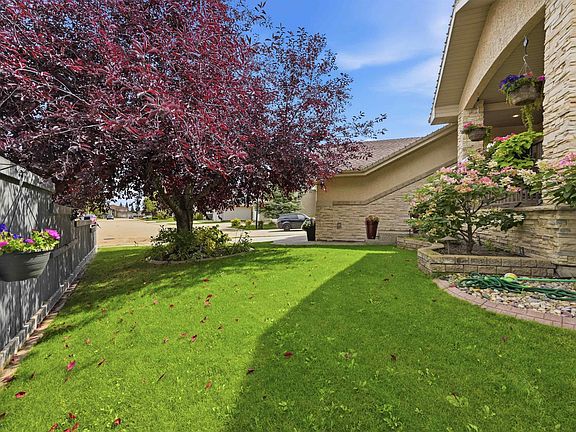 2nd image of 251 Tory Cres NW