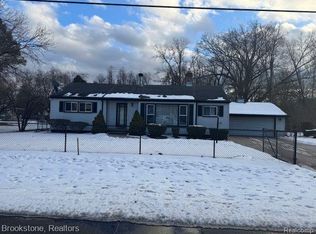 24291 Sargent Ave, Southfield, MI 48033