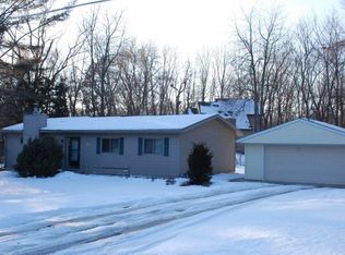 W301S10377 Hillside Dr, Mukwonago, WI 53149