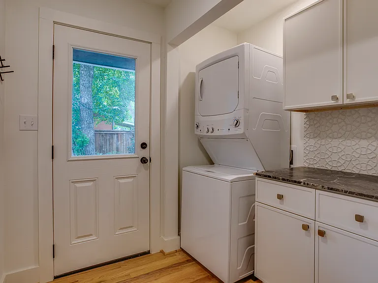 216 N Waverly Dr — Photo 29