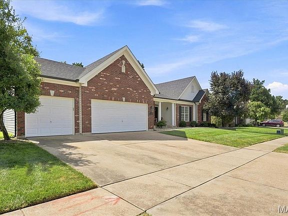 3rd image of 656 Meramec View Dr