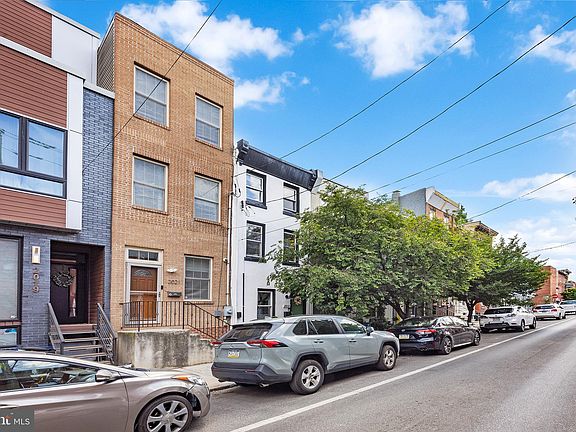 2nd image of 2021 E Dauphin St