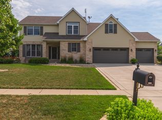 1911 Woodbine Rd, Bloomington, IL 61704