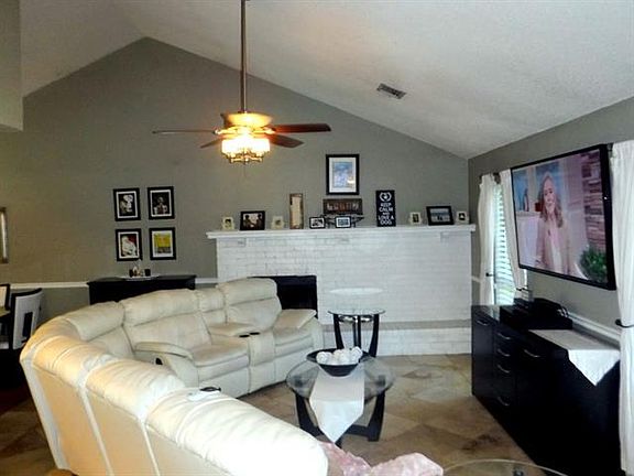 3rd image of 4200 Hathaway Dr