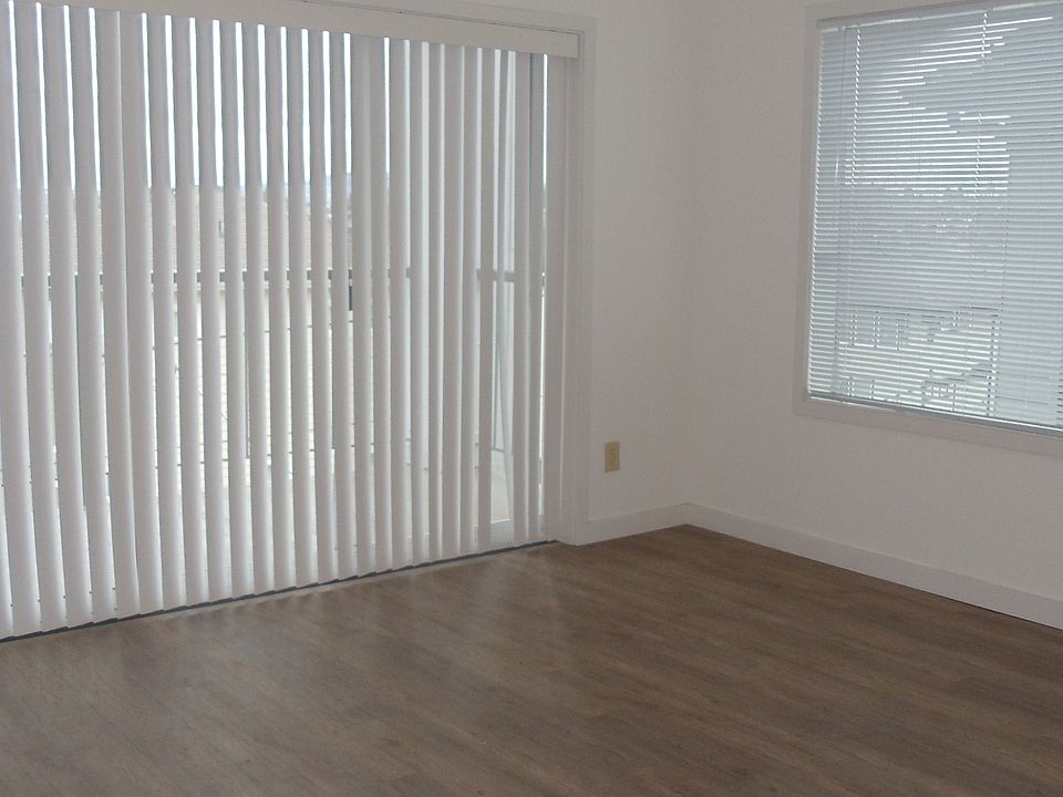 1st image of 220 23rd Ave E #14215718