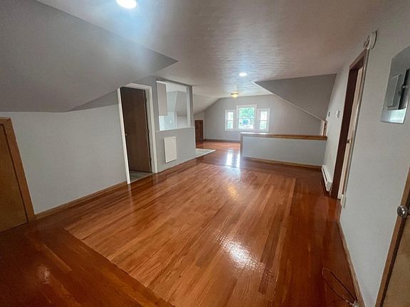 3rd image of 1268 Old Colony Rd #2