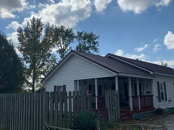 301 S Maple St, Du Quoin, IL 62832