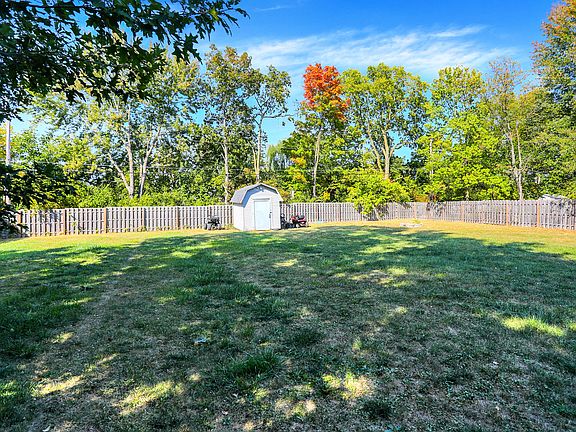 4th image of 326 Fox Cir