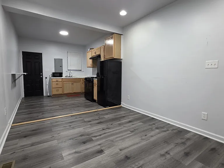 1606 Riggs Ave — Photo 6