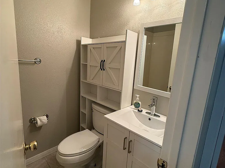 509 Avondale Ln — Photo 13