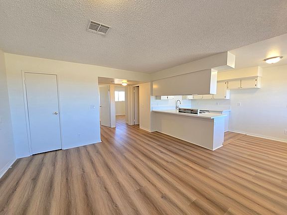 4th image of 8342 Columbine Ave #B