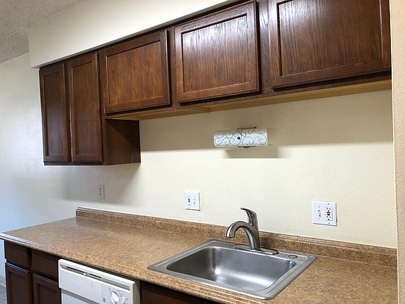 5th image of 60 Douglas Ln