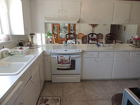 4th image of 157 Robertson Dr