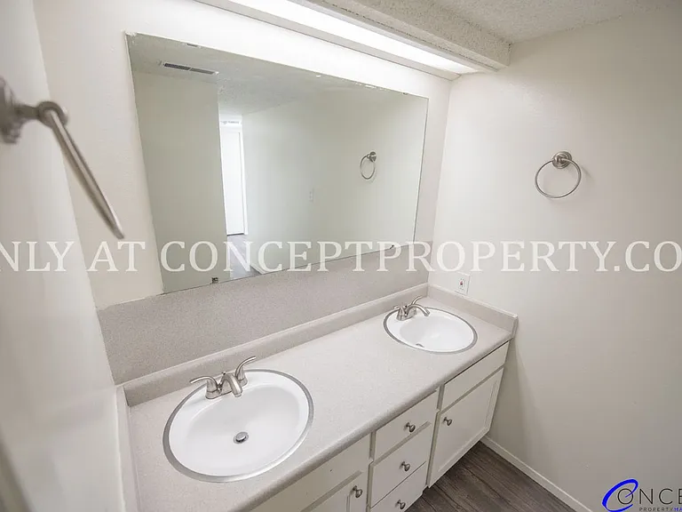 Foothill Terrace — Photo 213