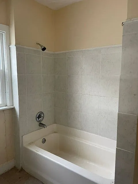 2 bed, 1.0 bath, $850 — Photo 4