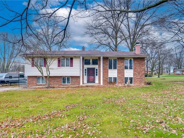 677 W Nimisila Rd, Akron, OH 44319