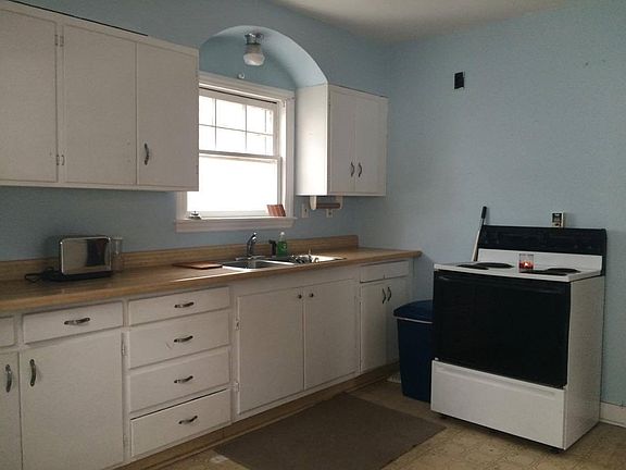2nd image of 11 Highland Ave