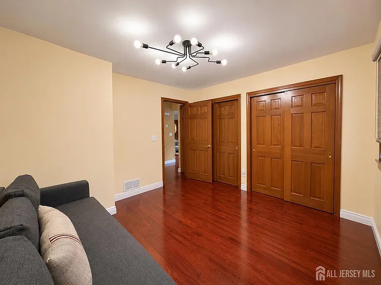41 Harrison St — Photo 8