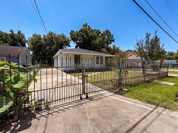 2nd image of 714 Bolling Ln