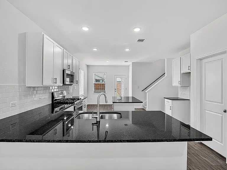 203 Betsy Rd — Photo 6