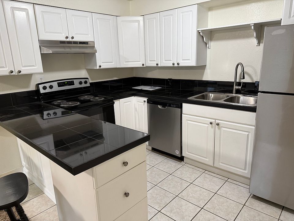 2nd image of 6700 SE May St