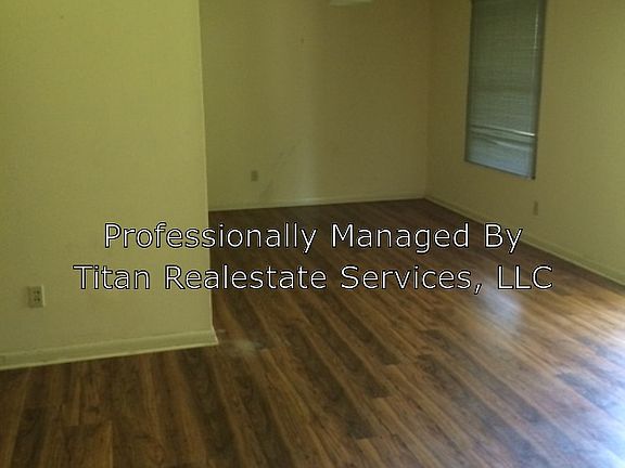 3rd image of 111 Ashwood Dr
