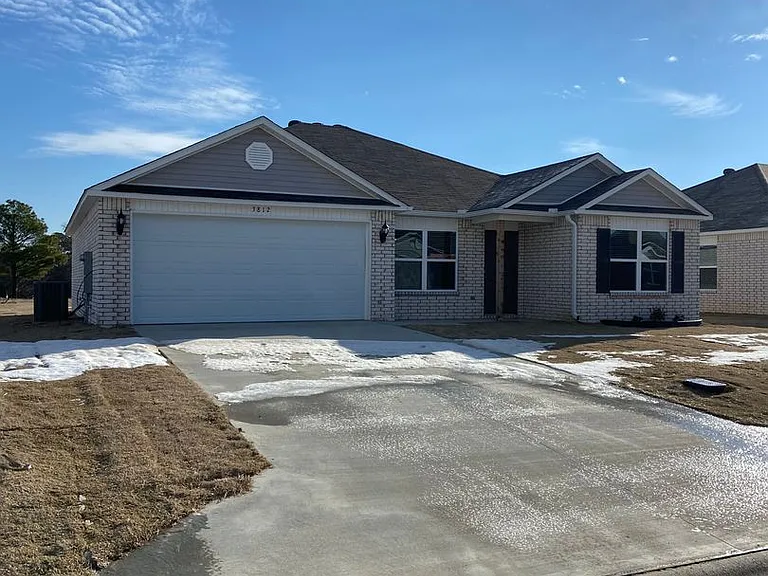 3812 Travers Ln — Photo 3