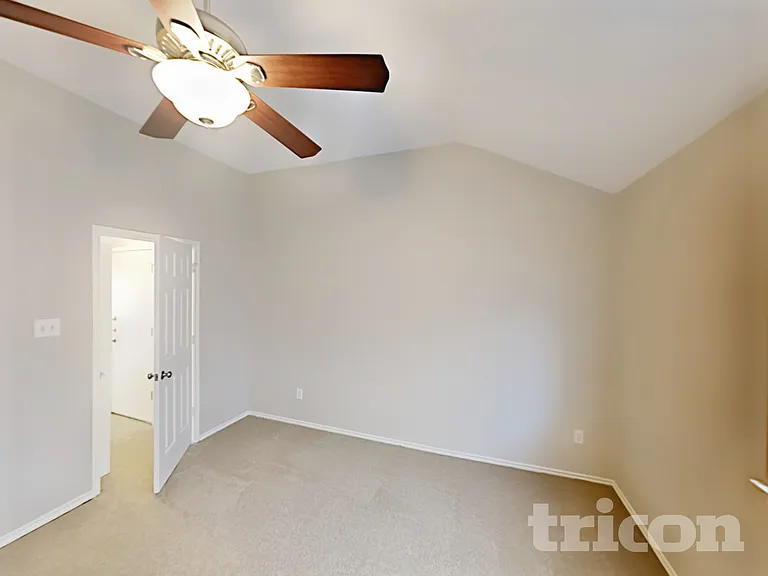 1525 Juniper Ln — Photo 8