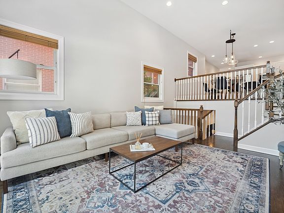 4th image of 3834 N Greenview Ave #1N