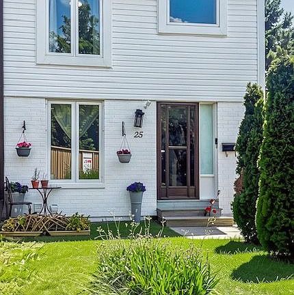 4th image of 25 Whiteleas Ave