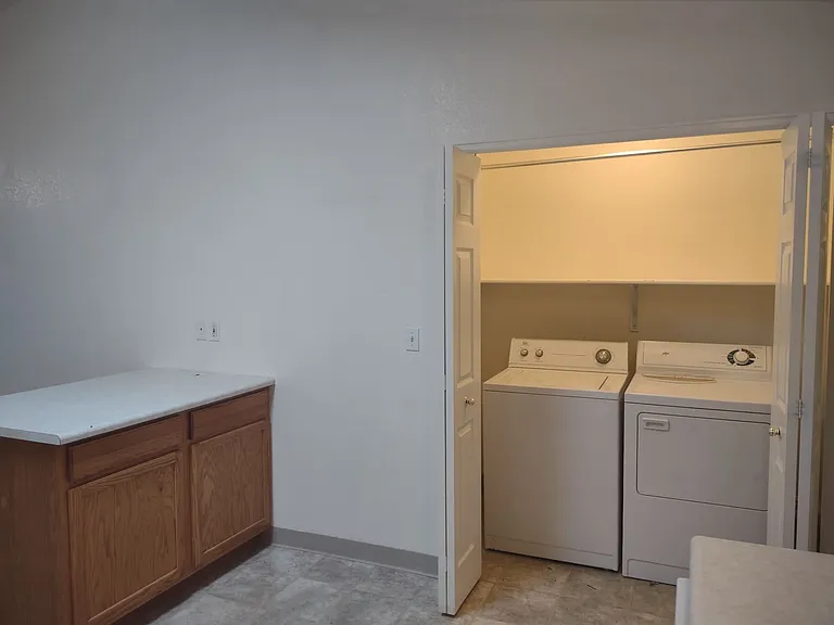 1700 N Reading Ave — Photo 5