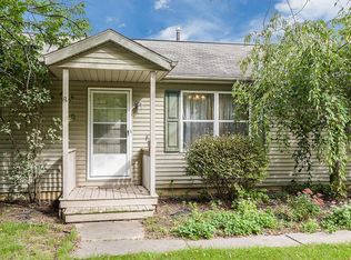 6410 Hartland Rd, Fenton, MI 48430