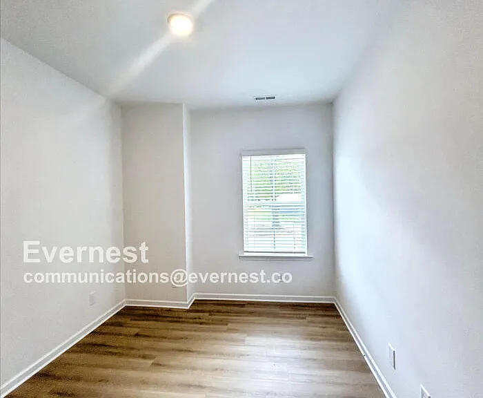 630 Austin Dr — Photo 6