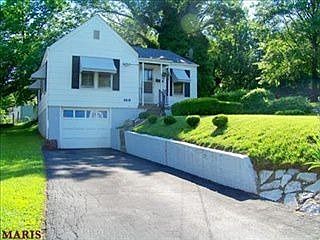 3rd image of 2418 Mary Ave