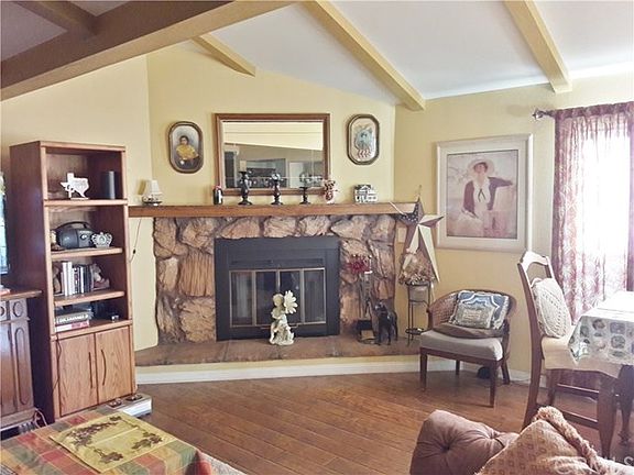 4th image of 1617 Wood Lk
