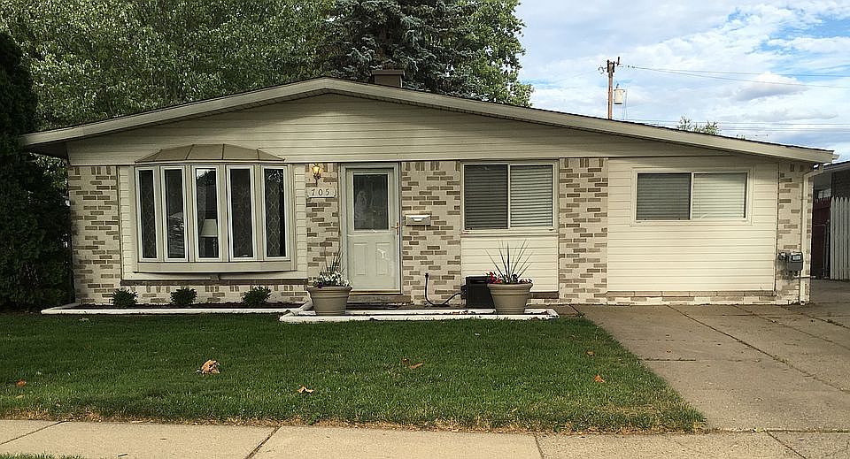 1st image of 705 Forest St