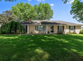 206 E Dauxville Dr, Richmond, MO 64085