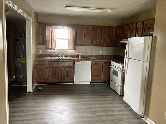 5th image of 2122 Stonebrook Ct APT D