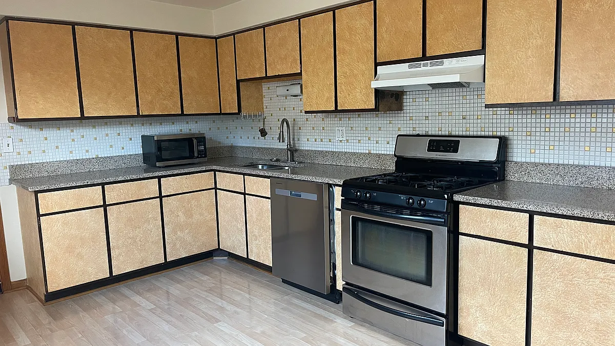 Building Photo - 5211 N Reserve Ave #3