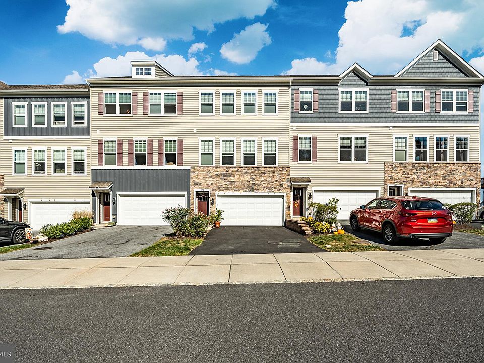1st image of 325 Dawson Pl